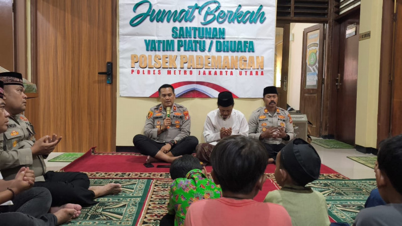 Sentuhan Kepedulian Polsek Pademangan Santunan Yatim Piatu dan Dhuafa Warnai Jumat Berkah