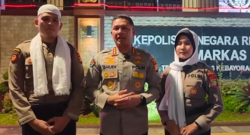 Aksi Penyampaian Pendapat di Mabes Polri, Mahasiswa Berjaket Kuning Ambil dan Coret Kain Penutup Kepala Polwan