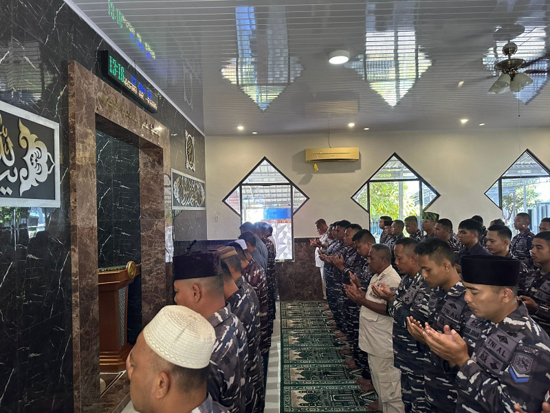 Lanal Sabang Gelar Sholat Ghaib, Zikir, dan Doa Bersama Untuk Korban Longsor di Bandung Barat