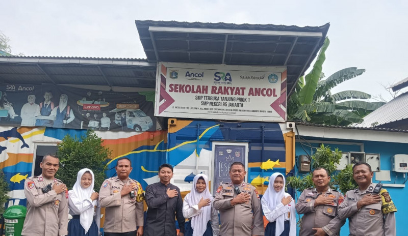 Polisi Sambangi Sekolah Rakyat Ancol, Ingatkan Bahaya Narkoba dan Kenakalan Remaja