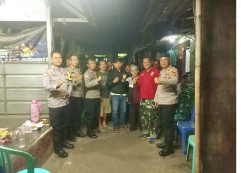 Jaga Jakarta On The Spot, Kapolsek Bekasi Barat Sambangi Warga Bintara dan Ajak Aktifkan Siskamling
