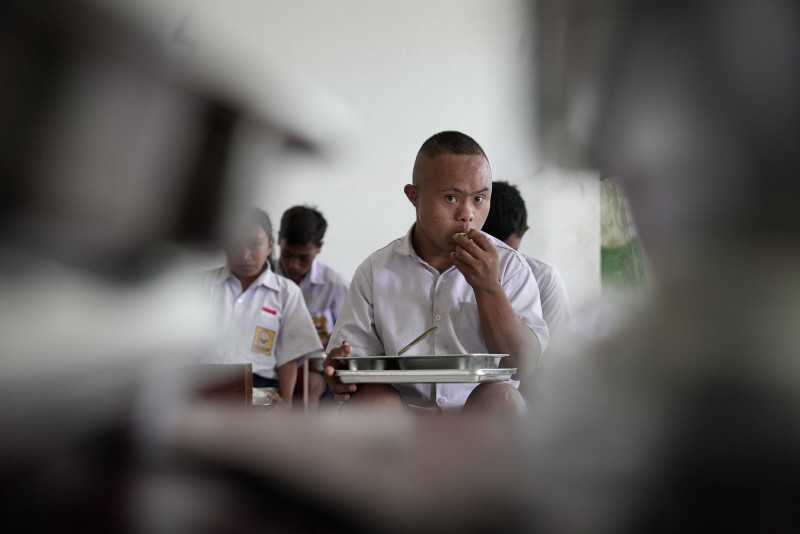 Seporsi MBG dan Senyum yang Lebih Tenang di Wajah Anak-Anak Difabel Sumba