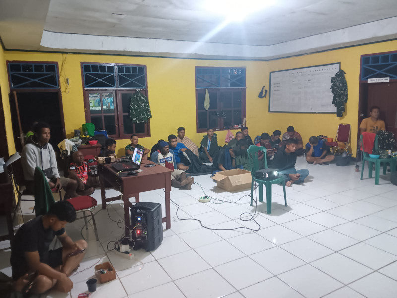 TMMD Ke-129 Kodim 1807/Sorong Selatan Semarakkan Kebersamaan, Anggota Satgas dan Warga Kampung Sesor Seru-seruan Nobar Final Piala Dunia 2026