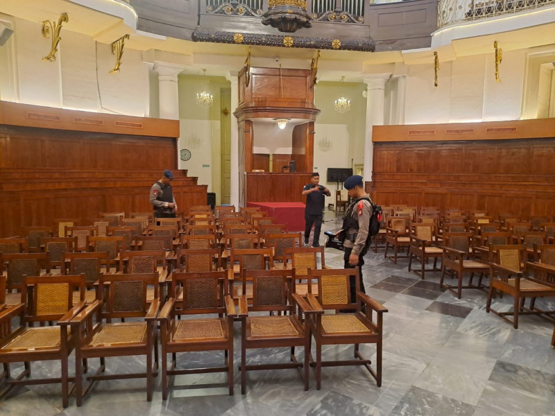 Brimob Polda Metro Jaya Laksanakan Streilisasi Gereja Immanuel, Pastikan Pelayanan Keamanan Ibadah Natal di Jakarta