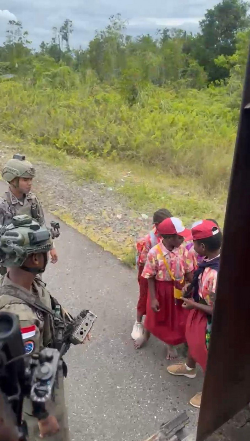 Kegiatan Patroli Satgas Damai Cartenz di Kenyam, Wujud Komitmen Jaga Stabilitas Keamanan Nduga