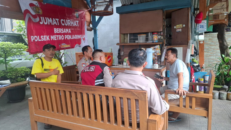 JAGA JAKARTA+ — JAGA WARGA, Polsek Metro Penjaringan Perkuat Kedekatan dengan Masyarakat Lewat Jumat Curhat di Pluit