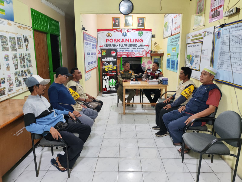 Patroli Malam Gabungan di Kepulauan Seribu Selatan, Polisi Ajak Warga Aktif Jaga Keamanan Lingkungan