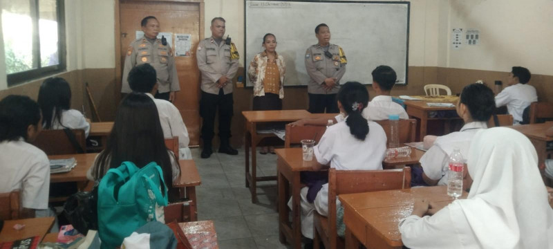 Polsek Pademangan Laksanakan Program Polri Goes To School Tanamkan Disiplin dan Cegah Bullying di SMKN 55 Jakarta