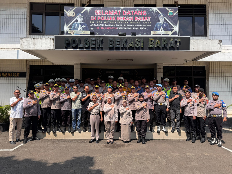 Silaturahmi Waka Polres Metro Bekasi Kota di Polsek Bekasi Barat, Tekankan Disiplin dan Tanggung Jawab Anggota