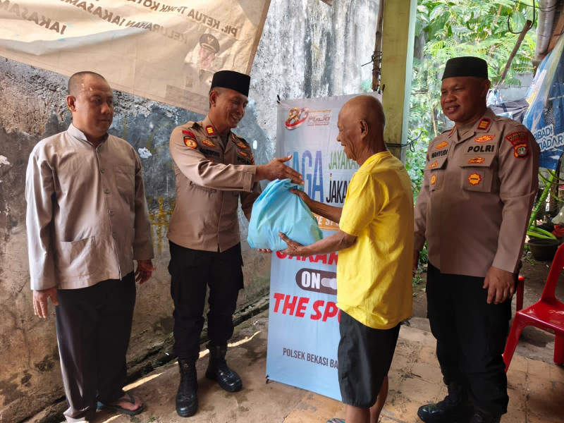 Kapolsek Bekasi Barat Gelar Jakarta On The Spot di Jakasampurna, Ajak Warga Cegah Tawuran dan Judi Online