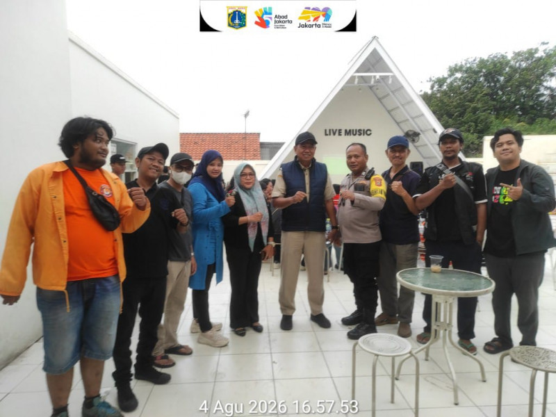 Nobar Semifinal Piala Presiden di Koja Berjalan Kondusif, Puluhan Suporter Persija Dikawal Polisi