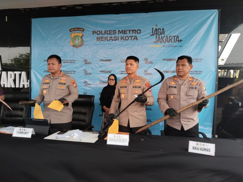 Polres Metro Bekasi Kota Ungkap Kasus Pengeroyokan Brutal yang Tewaskan Dua Orang, Lima Pelaku Ditangkap
