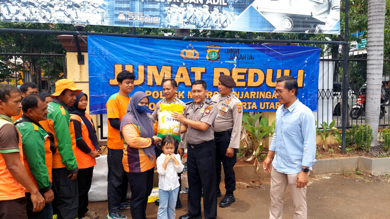 Polsek Metro Penjaringan Gelar Program Jumat Peduli, Apresiasi PPSU dan Badan Air