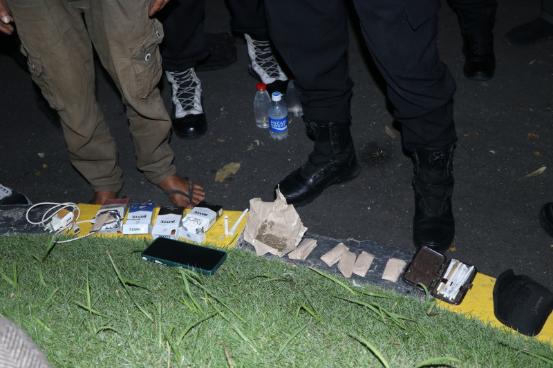Operasi Cipkon JAGA JAKARTA+, Polisi Amankan Pria Bawa Paket Diduga Ganja di Imam Bonjol