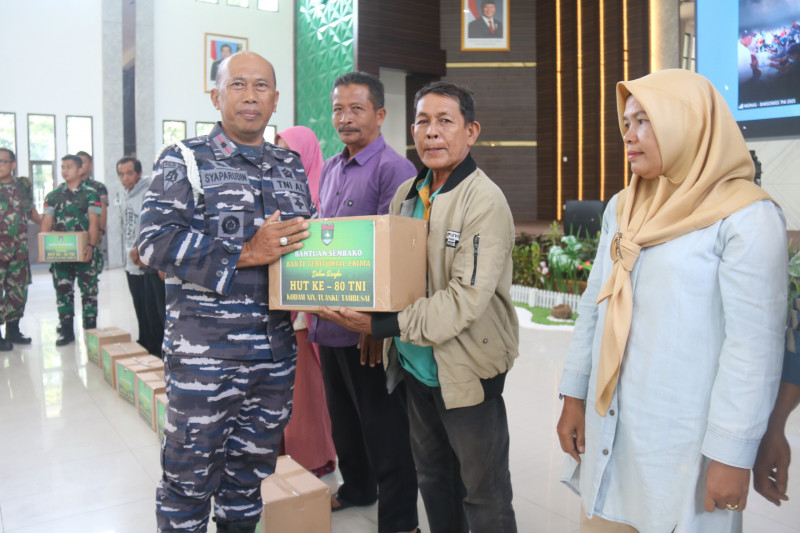 Perkokoh Kemanunggalan TNI dan Rakyat, Lanal Dumai Turut Sukseskan Bakti Sosial dan Bakti Kesehatan di Makodam XlX Tuanku Tambusai