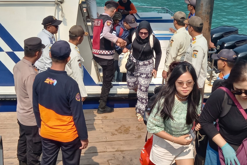 Jakarta On The Spot, Polres Kepulauan Seribu Hadir Humanis di Dermaga dan Sosialisasikan Layanan Polisi 110