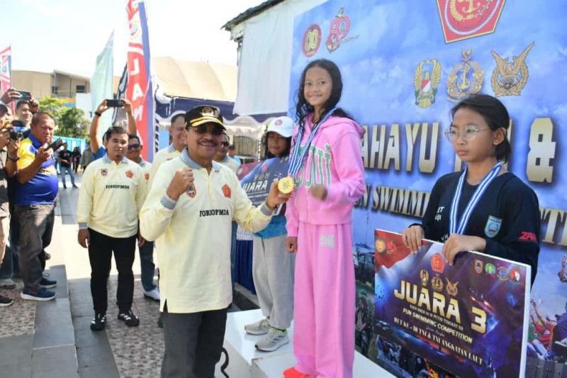 Meriahkan HUT Ke 80 TNI dan TNI AL, Lanal Banjarmasin Bersama Jajaran TNI dan Pemprov Kalsel Gelar Fun Swimming Competition