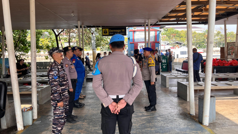 Polres Kepulauan Seribu Bersama TNI Amankan Keberangkatan Wisatawan di Marina Ancol