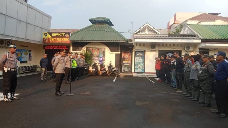 Perkuat Sinergitas Kamtibmas, Polsek Bekasi Selatan Gelar Apel, Silaturahmi dan Deklarasi Bersama Masyarakat