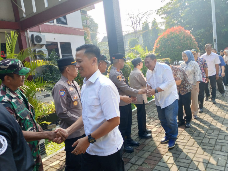 Kapolsek Bekasi Barat Halal Bilhalal Perkuat Sinergitas Muspika Bekasi Barat