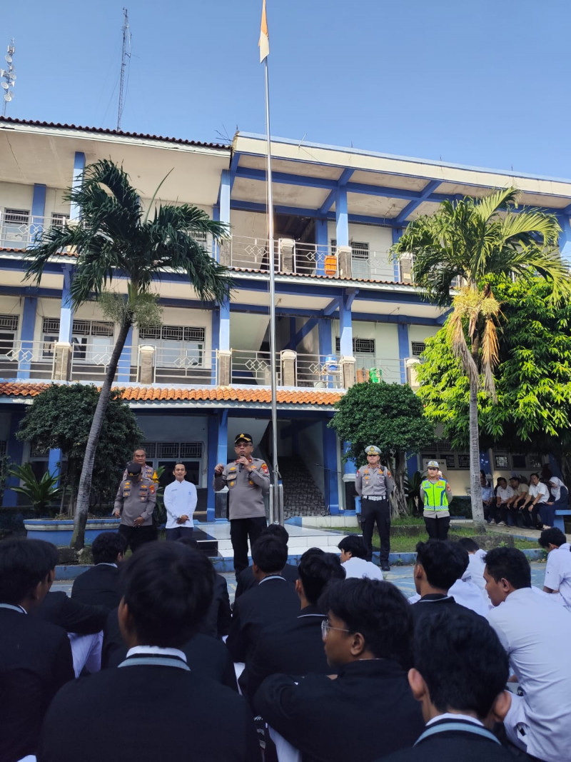 Police Goes To School, Polisi Bekasi Ingatkan Pelajar SMK Bina Karya Mandiri 2 Jauhi Tawuran dan Narkoba