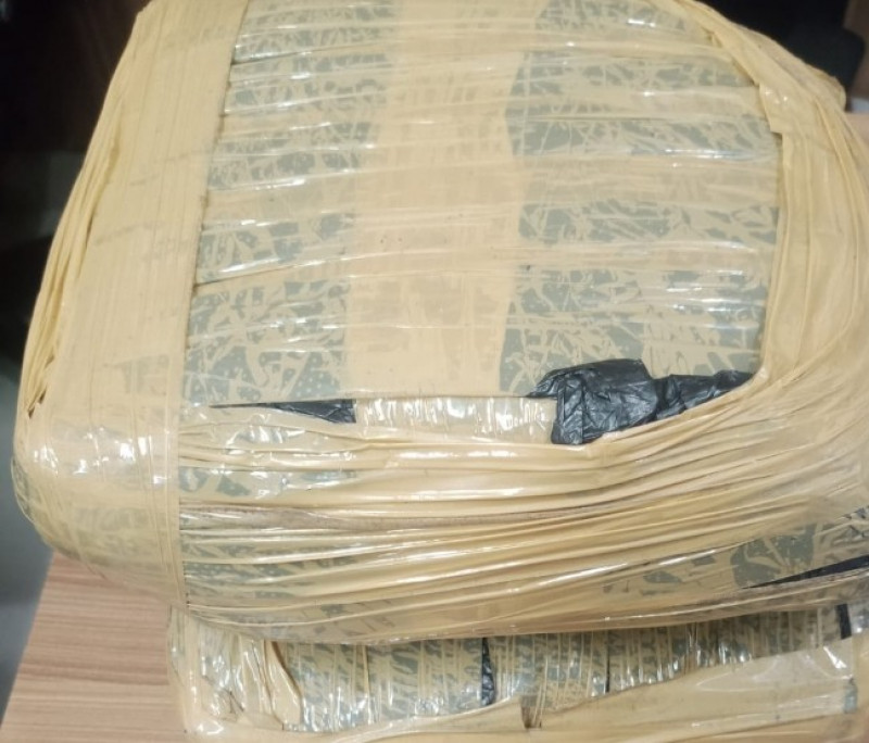 Kurir Ganja Antar Kota Dibekuk Satresnarkoba Polres Metro Bekasi Kota, 2 Kg Ganja Disita