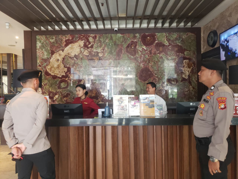 Satuan Pam Obvit Polres Metro Jaksel Tingkatkan Pengamanan di Sentra Ekonomi dan Perkantoran