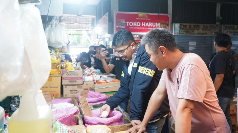Satgas Pangan Polres Metro Jakarta Utara Sidak Harga di Pasar Sunter Podomoro, Harga Bahan Pokok Masih Stabil