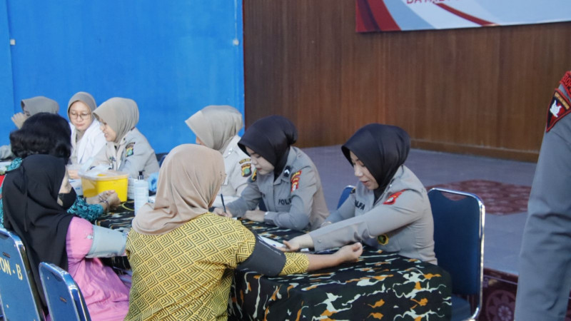 Sambut HUT Ke 80 Korps Brimob Polri, Brimob Polda Metro Jaya Gelar Bakti Kesehatan Untuk Warga Cipinang