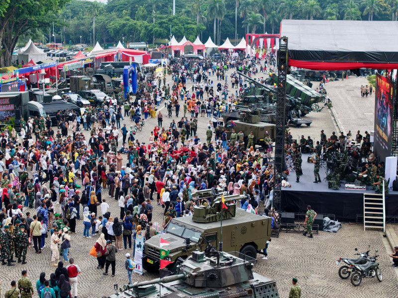 Hari Pertama TNI AD Fair 2025,Stand Rekrutmen Prajurit Jadi Magnet Pengunjung