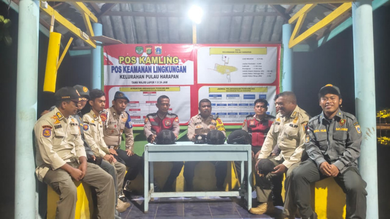 Polsek Kepulauan Seribu Utara Gelar Patroli dan Pengecekan Pos Kamling di Tiga Pulau Pastikan Lingkungan Aman dan Kondusif