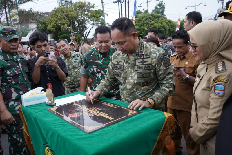 Panglima TNI Resmikan Monumen Panser Saladin, Tumbuhkan Semangat Nasionalisme Masyarakat Cijulang