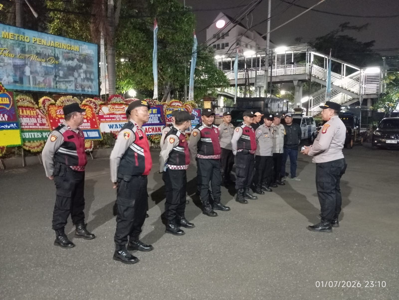 Jaga Jakarta, Jaga Lingkungan : Polsek Metro Penjaringan Intensifkan Patroli KRYD, Persempit Ruang Gerak Pelaku Kejahatan  Malam Hari