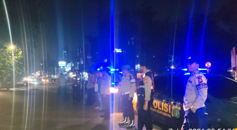 Patroli Skala Sedang Polsek Kelapa Gading Intensifkan Operasi Cipta Kondisi di Pegangsaan Dua