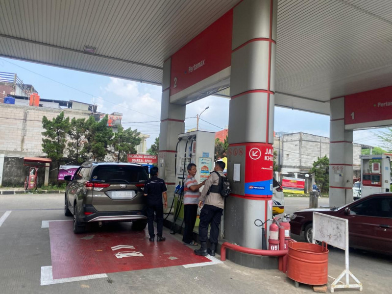Tim Perintis Presisi Polres Metro Bekasi Kota Sambangi SPBU Pangeran Jayakarta, Pastikan Stok Aman