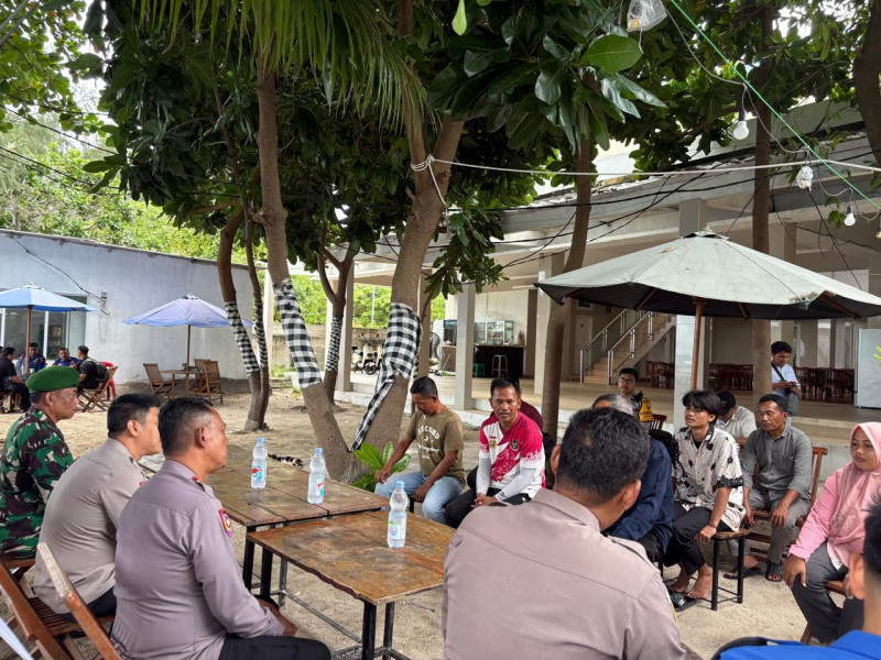 Jumat Curhat di Pulau Tidung, Kapolres Kepulauan Seribu Dengar Aspirasi Warga dan Sosialisasi Layanan 110