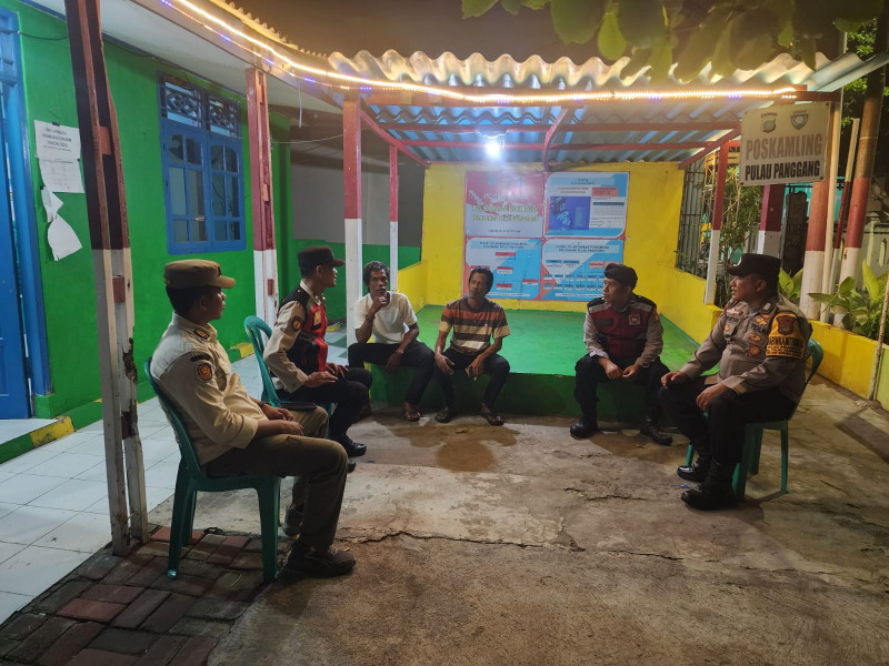 Polsek Kepulauan Seribu Utara Gelar Patroli Gabungan TNI-Polri dan Potmas, Antisipasi Tawuran dan Kejahatan Jalanan