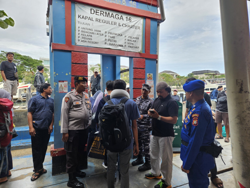 Polres Kepulauan Seribu TNI dan Instansi Terkait Amankan Keberangkatan Wisatawan di Marina Ancol