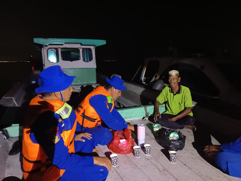 Ngopi Kamtibmas, Satpolairud Polres Kepulauan Seribu Sosialisasikan Layanan Polisi 110 dan Imbau Waspada Erupsi Gunung Anak Krakatau