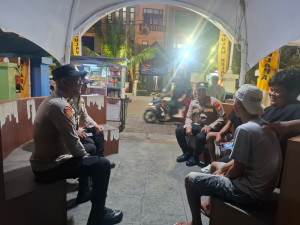 Jakarta On The Spot Dini Hari, Polsek Kepulauan Seribu Utara Gencarkan Sosialisasi Layanan Polisi 110