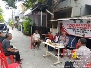Jaga Jakarta Kapolsek Koja Ngopi Kamtibmas, Ajak Warga Perkuat Keamanan Lingkungan