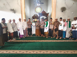 Kapolsek Bekasi Barat Salat Jumat Keliling, Ajak Warga Jaga Kamtibmas Jelang Ramadan