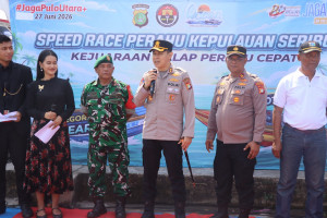 Hari Bhayangkara ke-80, Kapolres Kepulauan Seribu Buka Lomba Mancing dan Balap Kapal Nelayan Tradisional