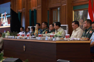 Prabowo Dorong Soliditas dan Kebersamaan Antar-Matra saat Taklimat Dansat TNI 2026