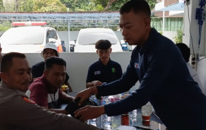 Dokkes Polres Metro Jakarta Utara Gelar Pemeriksaan Kesehatan dan Bagikan Vitamin Untuk Anggota Polsek Pademangan
