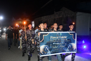 Danlanal Simeulue Hadiri dan Lepas Pawai Takbiran Idul Fitri 1447 H/2026 M di Kabupaten Simeulue