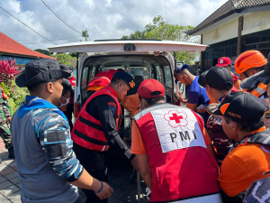 Tim SAR Ditpolairud Polda Bali Temukan Empat Perempuan Korban Banjir