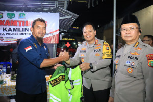 Polres Metro Bekasi Kota dan Ditbinmas PMJ Gelar Ngopi Kamtibmas Bareng Warga Rawa Semut