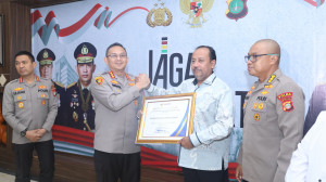 Kapolres Metro Jakut Terima Penghargaan Ombudsman RI, Raih Predikat "Sangat Baik" dalam Penilaian Pelayanan Publik