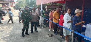 Polsek Metro Penjaringan Monitoring dan Amankan Bakti Sosial Pembagian 600 Paket Sembako di Wihara Satria Dharma